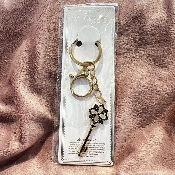 Rhinestone Key with Gold Accents Key Charm Keychain - Picture 2 of 9